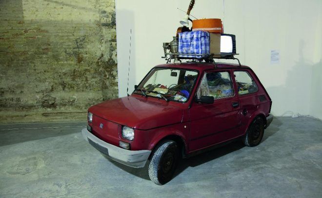 Mały fiat 126p. pomnik lat 90-tych