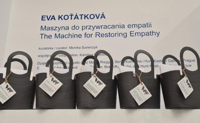 WY-Twórcy – Samoobsługowe warsztaty do&nbsp;wystawy Eva Koťátková. Maszyna do&nbsp;przywracania empatii
