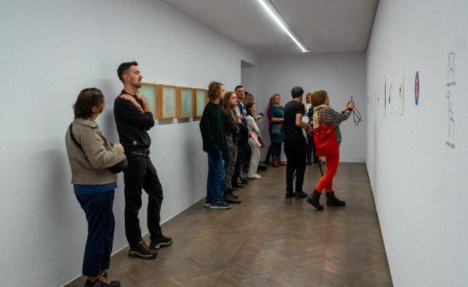 Oprowadzanie w&nbsp;języku ukraińskim po&nbsp;wystawie „Radykalne Rodzicielstwo”
