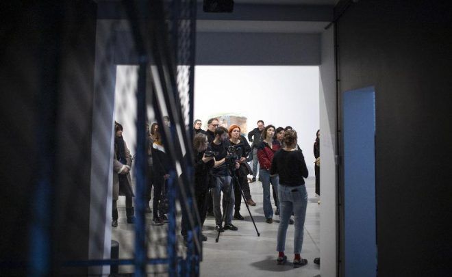 Oprowadzanie kuratorskie po&nbsp;wystawie „Patrzcie na&nbsp;tę&nbsp;chwilę – jak drga”
